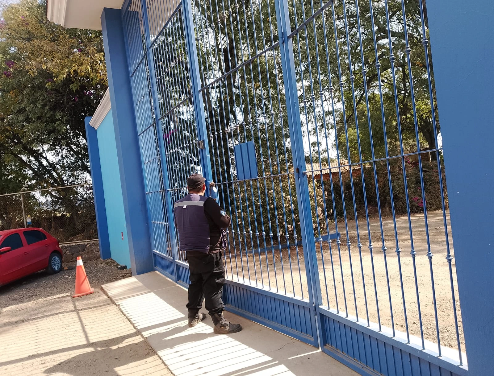 Guardia de seguridad en parque industrial de Guadalajara